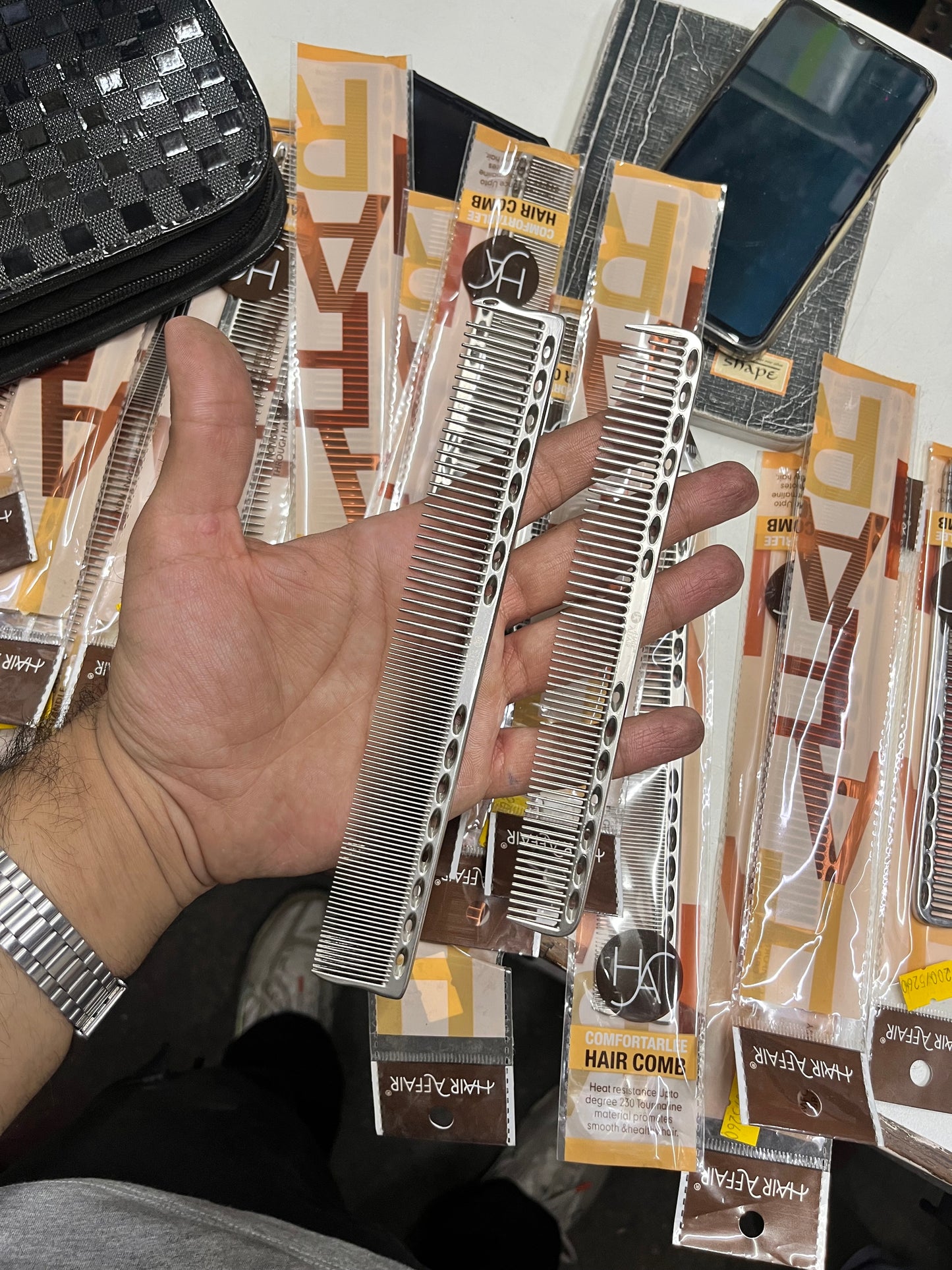 Professional Metal Cutting Comb – Lightweight Tourmaline Material | High-Quality Salon Barber Comb